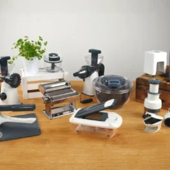 Fackelmann Gemüsehobel #easyprepare, Hochwertiger Gemüseschneider, Mandoline Mit 4 Verschiedenen Schneideinsätzen, Stabiler Küchenhobel Mit Aufbewahrungsbehälter (Farbe: Blau / Grau), 1 X 6 Teile 18 Fackelmann Gemüsehobel #easyprepare, Hochwertiger Gemüseschneider, Mandoline Mit 4 Verschiedenen Schneideinsätzen, Stabiler Küchenhobel Mit Aufbewahrungsbehälter (Farbe: Blau / Grau), 1 X 6 Teile -Herd Gluck Verkäufe 16be1a1c7c98ef192f3f08889d9dd83f 1