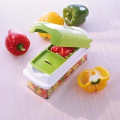 Genius Nicer Dicer Smart 9 Teile - Schneiden, Würfeln, Hobeln, Schälen, Aufbewahren, Obst- & Gemüse-Schneider; A33551 -Herd Gluck Verkäufe 17f3c703ec451bc4d0f470d96f54650e
