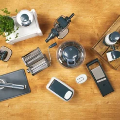 Fackelmann Gemüsehobel #easyprepare, Hochwertiger Gemüseschneider, Mandoline Mit 4 Verschiedenen Schneideinsätzen, Stabiler Küchenhobel Mit Aufbewahrungsbehälter (Farbe: Blau / Grau), 1 X 6 Teile 19 Fackelmann Gemüsehobel #easyprepare, Hochwertiger Gemüseschneider, Mandoline Mit 4 Verschiedenen Schneideinsätzen, Stabiler Küchenhobel Mit Aufbewahrungsbehälter (Farbe: Blau / Grau), 1 X 6 Teile -Herd Gluck Verkäufe 3c07092310719e8e02da24af235057e5 1