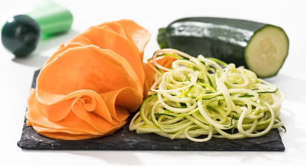 Genius Super Julietti 6tlg Spiralschneider - Gemüseschneider Für Dekorative Spiralen Und Juliettis - Zoodle Maker Für Low Carb-Pasta; A18018 5 Genius Super Julietti 6tlg Spiralschneider - Gemüseschneider Für Dekorative Spiralen Und Juliettis - Zoodle Maker Für Low Carb-Pasta; A18018 – Bild 5