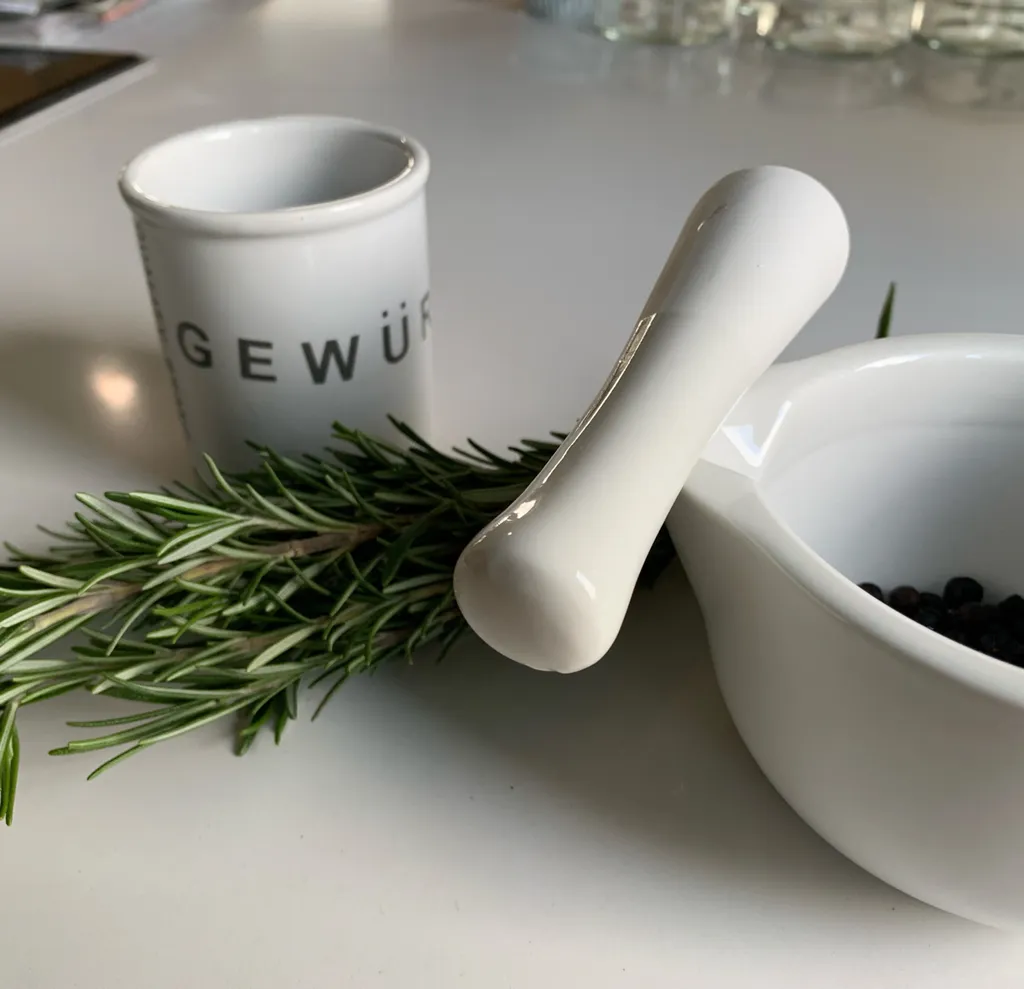 LS-LebenStil Keramik Mörser Stößel Set Weiß Ø 12cm Kleiner Gewürzmörser Zerkleinerer 5 LS-LebenStil Keramik Mörser Stößel Set Weiß Ø 12cm Kleiner Gewürzmörser Zerkleinerer – Bild 5
