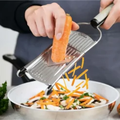 Genius Nicer Dicer Speed Set 9-tlg Multihobel - Verstellbarer V Hobel Mit 3 Einsätzen, Schneidguthalter & Auffangbehälter 550ml; A34224 -Herd Gluck Verkäufe 654e379383331e758797c73499bcea11 1