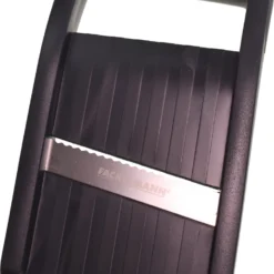 Fackelmann Kompakt-Hobel, Gemüsehobel Mit Edelstahlklinge, Reibe Mit Ergonomischem Griff (Farbe: Schwarz/Silber), Menge: 1 Stück -Herd Gluck Verkäufe 723db46f9e300ade4364a2926b6f470c