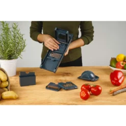 Fackelmann Gemüsehobel #easyprepare, Hochwertiger Gemüseschneider, Mandoline Mit 4 Verschiedenen Schneideinsätzen, Stabiler Küchenhobel Mit Aufbewahrungsbehälter (Farbe: Blau / Grau), 1 X 6 Teile 23 Fackelmann Gemüsehobel #easyprepare, Hochwertiger Gemüseschneider, Mandoline Mit 4 Verschiedenen Schneideinsätzen, Stabiler Küchenhobel Mit Aufbewahrungsbehälter (Farbe: Blau / Grau), 1 X 6 Teile -Herd Gluck Verkäufe 745c25fae155b84d1d4fa95b9f792245