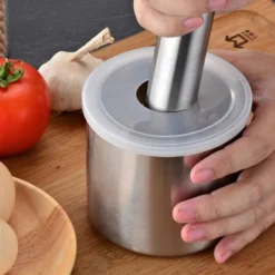 BAYLI - Edelstahl Mörser Mit Stößel & Deckel - Massiver Gewürzmörser Für Die Küche - Bruchfeste Kräutermühle - Gewürzmühle Für Kräuter Und Gewürze - Tabletten Zerkleiner - Tablettenmörser - KitchenAid -Herd Gluck Verkäufe 76c3df6957f2ffab585d8c6cad44d0f7