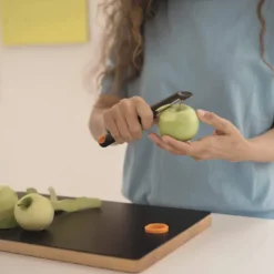 Fiskars FF Schäler Mit Beweglicher Klinge, 1014419 -Herd Gluck Verkäufe 922cae9184bef60d6bc5c2b664759ce8