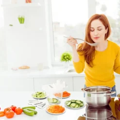 RIGUTTO® Premium Zwiebelschneider Mit Seilzug [Mehr Als 7 Funktionen] Verbessertes Konzept I Zerkleinerer & Zwiebelhacker Manuell I 900ml… -Herd Gluck Verkäufe 9c31b8eda3269ac1d2f7c59b3a3dc6c8