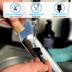REDSALT® Premium Zester Edelstahl Reibe Mit Holzgriff | Rasiermesserscharfe Klinge | Küchenreibe Für Zitrone Ingwer Muskatnuss | Parmesanreibe Ingwerreibe Zitronenreibe Käsereibe -Herd Gluck Verkäufe bbfa43db968ac87ce7b16e940ef369d1
