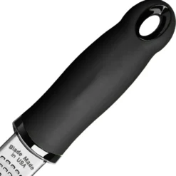 Premium Zester Reibe - Deine Hochwertige Parmesanreibe, Muskatnussreibe, Zitronenreibe, Ingwerreibe Mit Messerscharfen Edelstahl Klingen Und Holzgriff