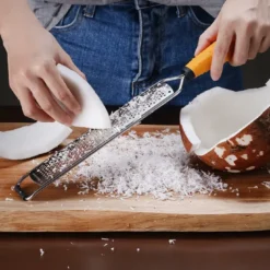 DEISS PRO Käsereibe - Parmesankäse, Zitrone, Ingwer, Knoblauch, Muskatnuss, Schokolade, Gemüse, Früchte - Rasiermesserscharfe Edelstahlklinge, Breit, Spülmaschinenfest 14 DEISS PRO Käsereibe - Parmesankäse, Zitrone, Ingwer, Knoblauch, Muskatnuss, Schokolade, Gemüse, Früchte - Rasiermesserscharfe Edelstahlklinge, Breit, Spülmaschinenfest -Herd Gluck Verkäufe dce4298183c1824765bf05a6c4e0f898