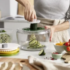 Joseph Joseph Multi-Prep™ 4-teiliges Salatzubereitungsset - Mehrfarbig 32 Joseph Joseph Multi-Prep™ 4-teiliges Salatzubereitungsset - Mehrfarbig -Herd Gluck Verkäufe e0ccee178e4e9f30ca2fcff8e4a1e9d7