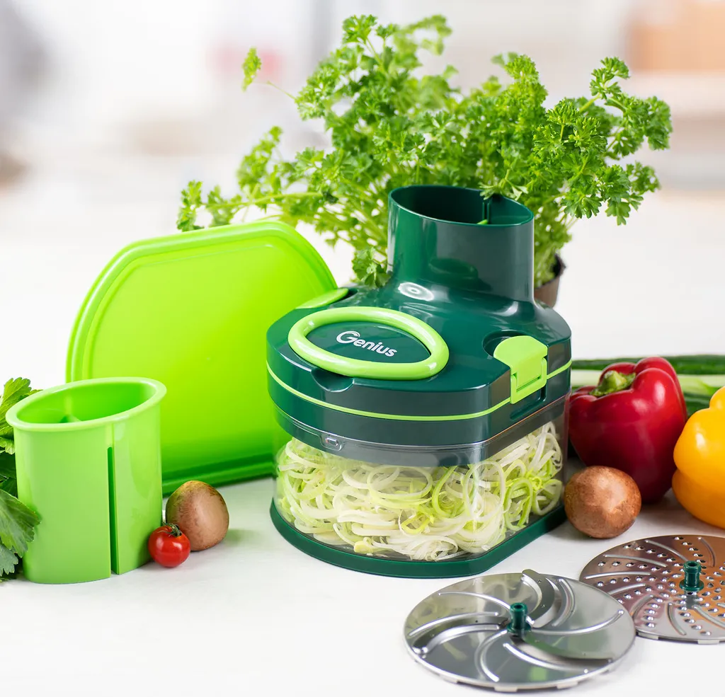 Genius Nicer Dicer Pegasus Gemüsezerkleinerer 10-tlg | Handzugdeckel | Geringer Kraftaufwand | Gemüseschneider Für Schnelles & Sicheres Arbeiten | Fein Reiben + Grob Schneiden 2 Genius Nicer Dicer Pegasus Gemüsezerkleinerer 10-tlg | Handzugdeckel | Geringer Kraftaufwand | Gemüseschneider Für Schnelles & Sicheres Arbeiten | Fein Reiben + Grob Schneiden – Bild 2